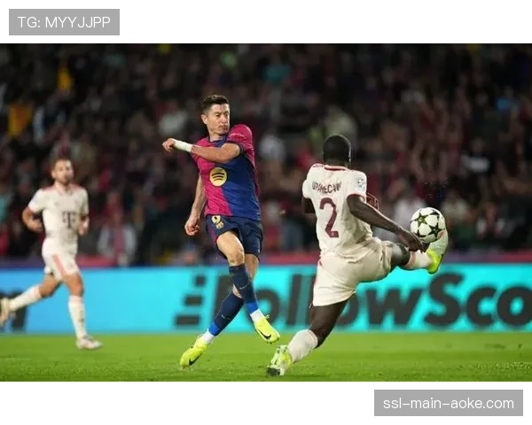 巴萨发布欧冠1-4决赛对阵拜仁赛前海报，莱万多夫斯基直面旧主